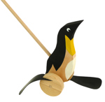 Originální dřevěná hračka pro nejmenší - plácačka Tučňák