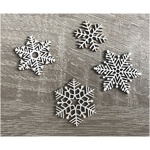 Drevený ozdobný výrez snehové vločky