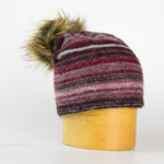 Dámská pletená čepice s bambulí melír pruhy - do fialova