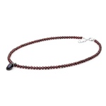 Stříbrný náhrdelník Tabby s pravým granátem a pravou perlou